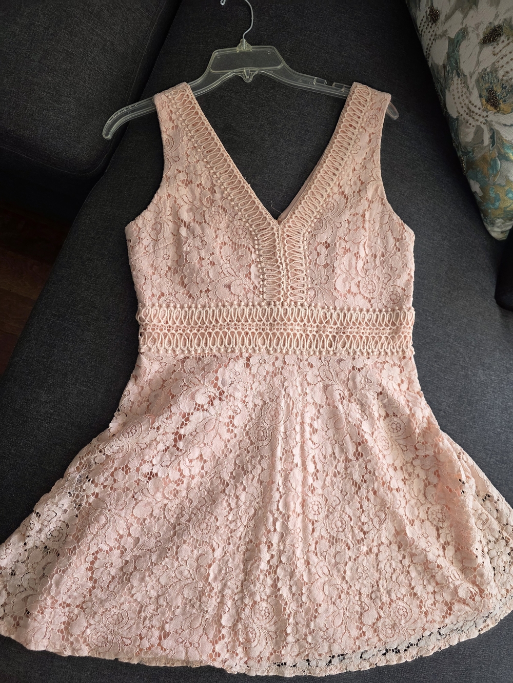 Lace V-Neck Sleeveless Dress in Blush Pink, Francesca's MEDIUM